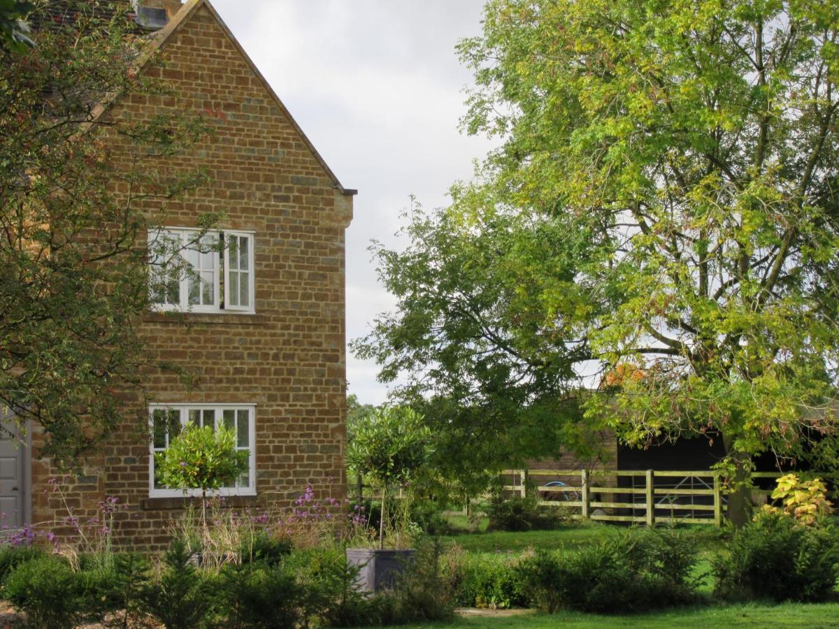 Weston Hill Farm Bed & Breakfast Moreton Pinkney Exterior photo
