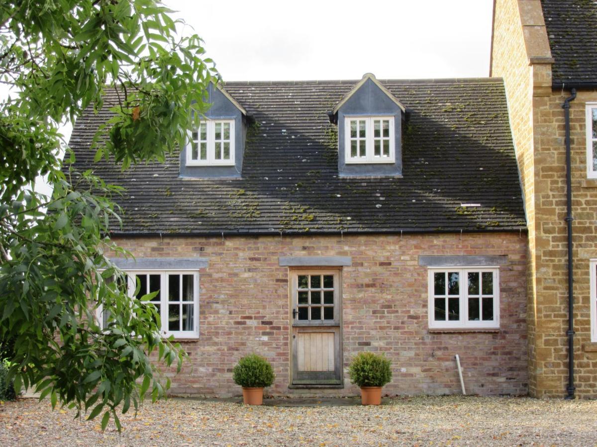 Weston Hill Farm Bed & Breakfast Moreton Pinkney Exterior photo